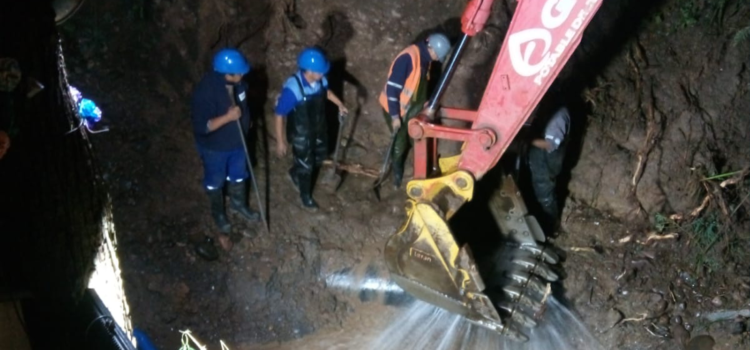 Agua Potable atendió a emergencia por falla de acueducto principal en la capital
